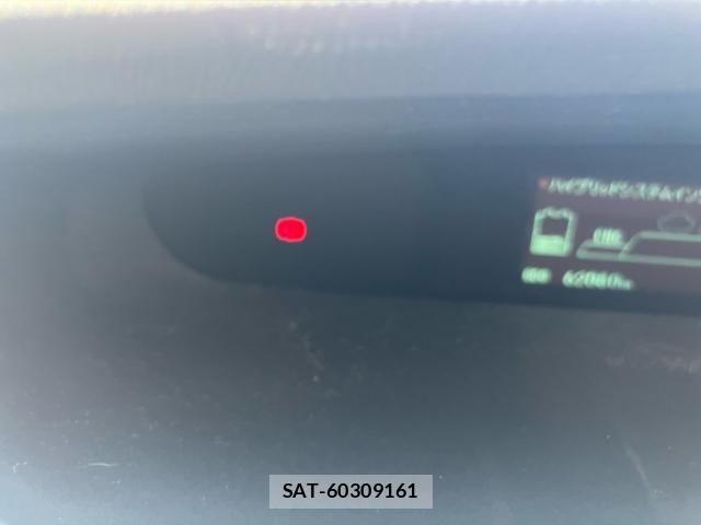Toyota PRIUS 2015-09 7223684-19