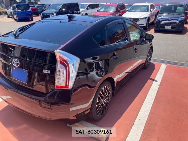 Toyota PRIUS 2015-09 7223684-2