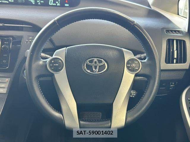 Toyota PRIUS 2014-11 7223681-11