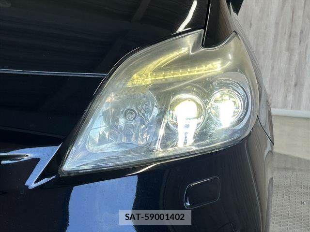 Toyota PRIUS 2014-11 7223681-12