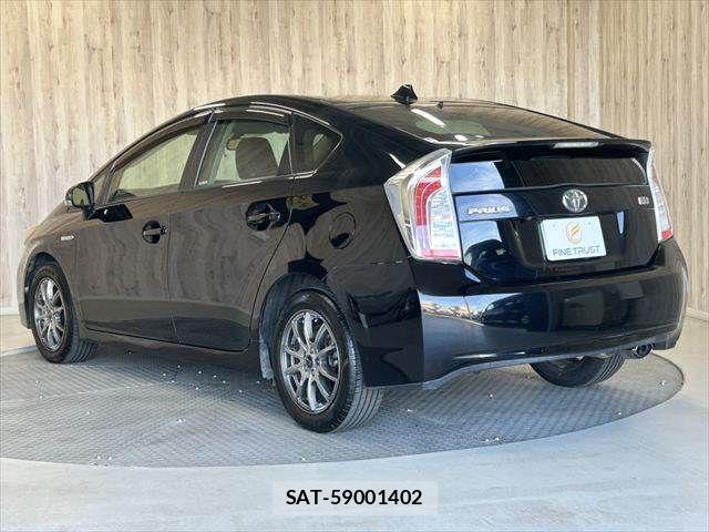 Toyota PRIUS 2014-11 7223681-20