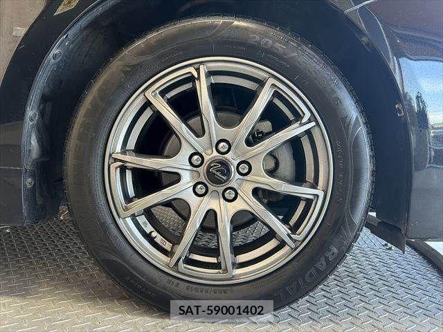 Toyota PRIUS 2014-11 7223681-28