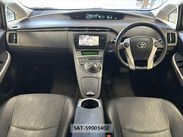Toyota PRIUS 2014-11 7223681-2