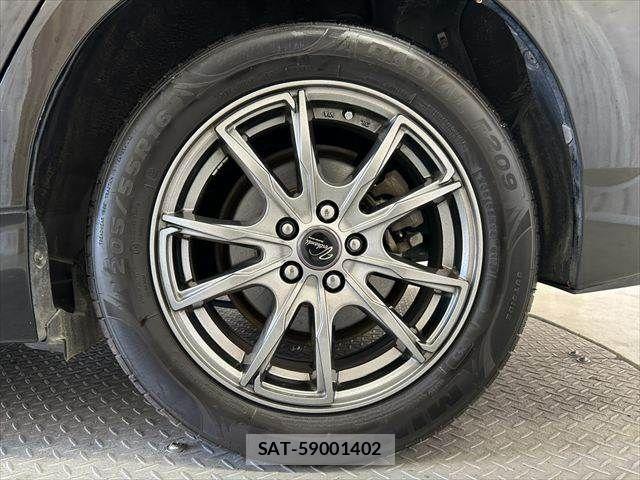 Toyota PRIUS 2014-11 7223681-29