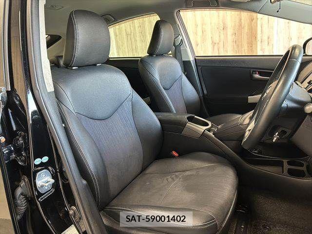 Toyota PRIUS 2014-11 7223681-8