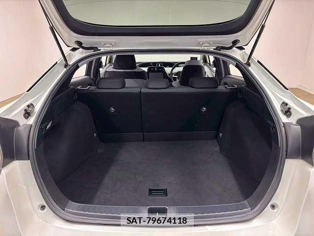 Toyota PRIUS 2017-03 7223712-12