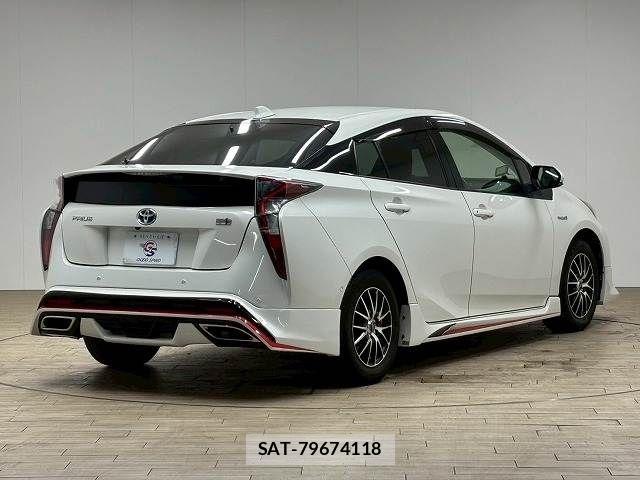Toyota PRIUS 2017-03 7223712-15
