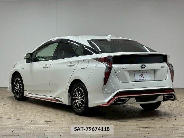 Toyota PRIUS 2017-03 7223712-16