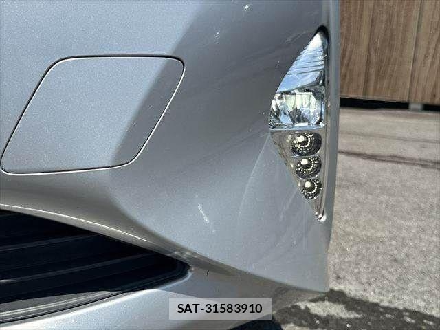 Toyota PRIUS 2016-07 7223702-11