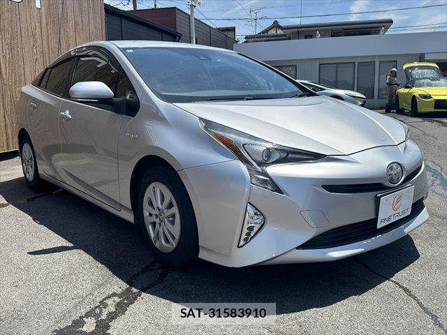Toyota PRIUS 2016-07 7223702-14