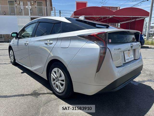 Toyota PRIUS 2016-07 7223702-18
