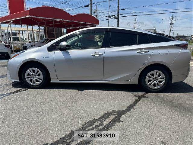 Toyota PRIUS 2016-07 7223702-19