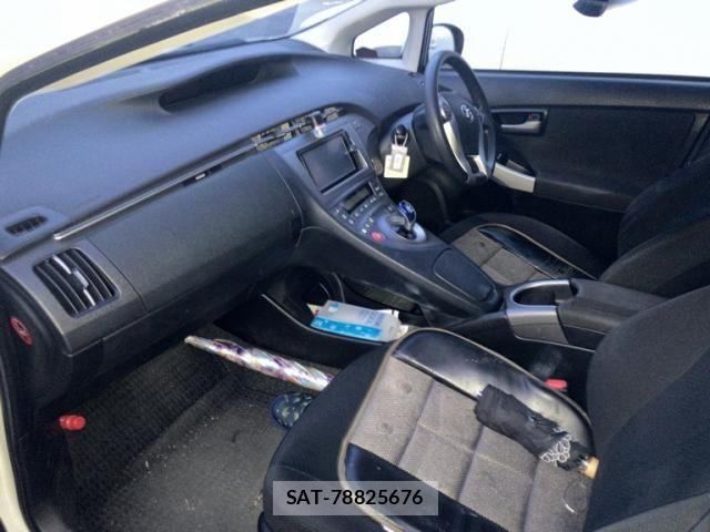 Toyota PRIUS 2014-07 7223677-9
