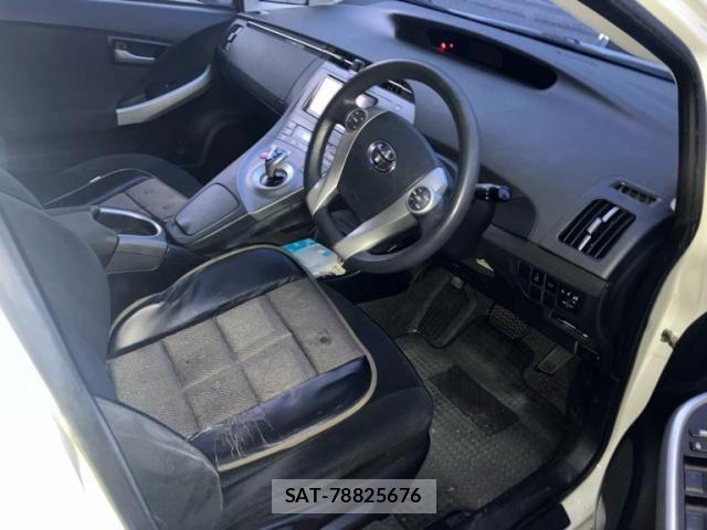 Toyota PRIUS 2014-07 7223677-11