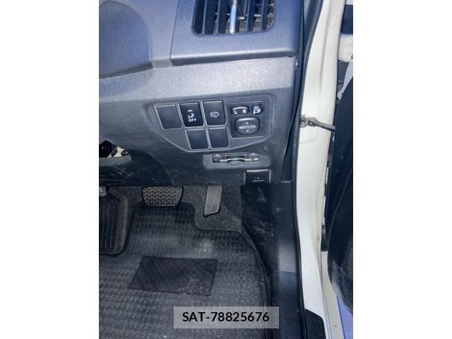 Toyota PRIUS 2014-07 7223677-12