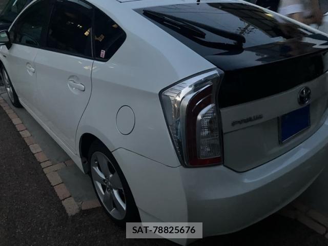 Toyota PRIUS 2014-07 7223677-1