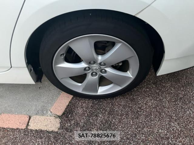 Toyota PRIUS 2014-07 7223677-2