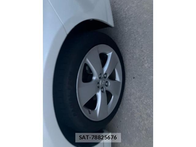 Toyota PRIUS 2014-07 7223677-4