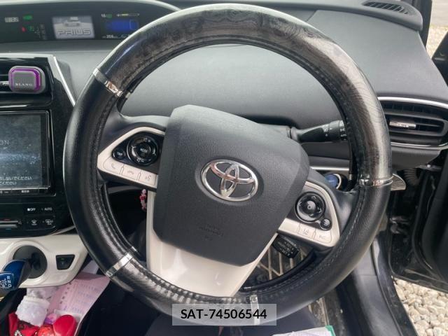 Toyota PRIUS 2018-08 7223746-17