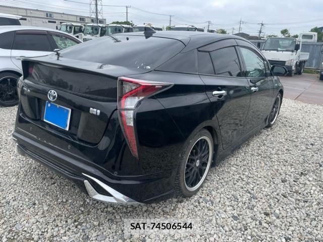 Toyota PRIUS 2018-08 7223746-4