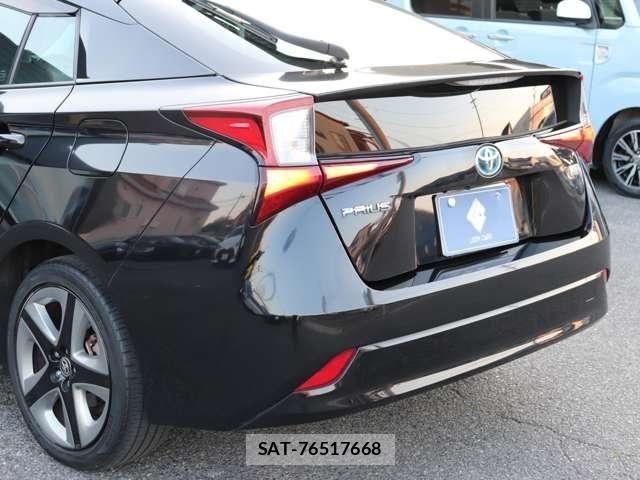 Toyota PRIUS 2019-08 7223772-13