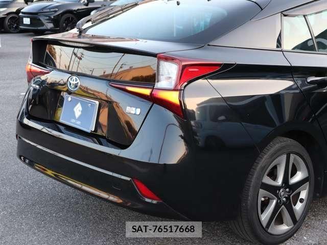 Toyota PRIUS 2019-08 7223772-14