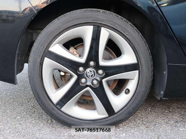 Toyota PRIUS 2019-08 7223772-20