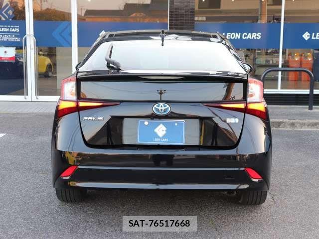 Toyota PRIUS 2019-08 7223772-6