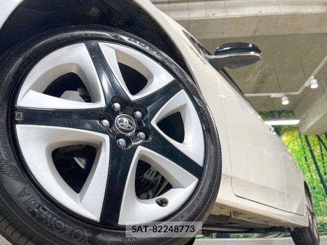 Toyota PRIUS 2018-09 7223752-12