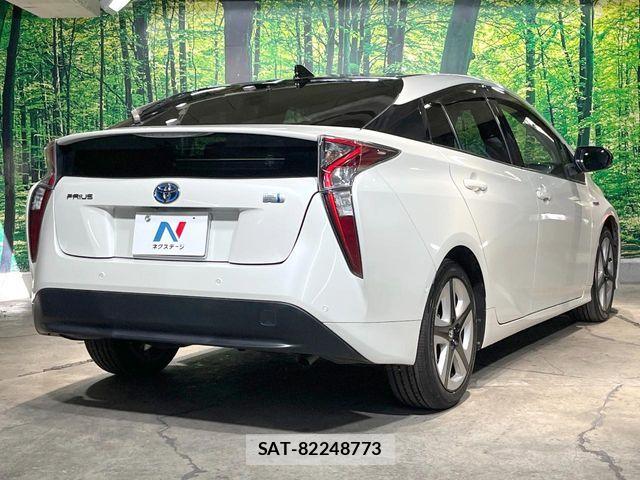 Toyota PRIUS 2018-09 7223752-16
