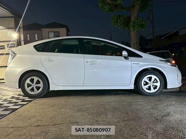 Toyota PRIUS 2013-03 7223655-11