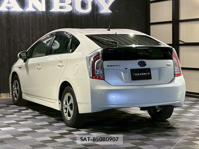 Toyota PRIUS 2013-03 7223655-14