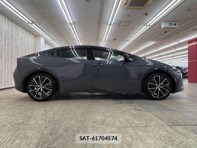 Toyota PRIUS 2023-10 7223824-15