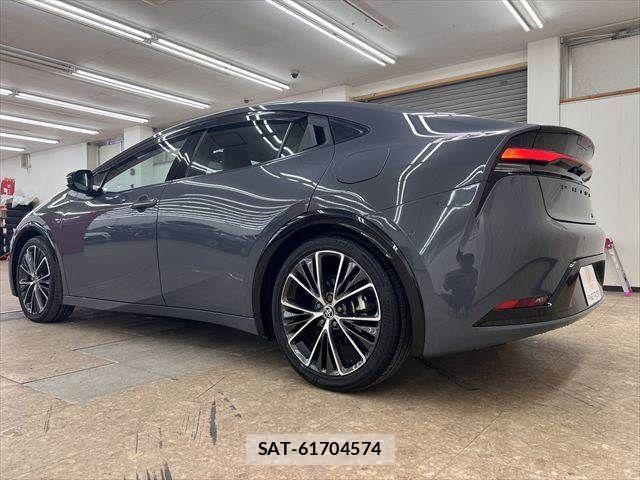 Toyota PRIUS 2023-10 7223824-18