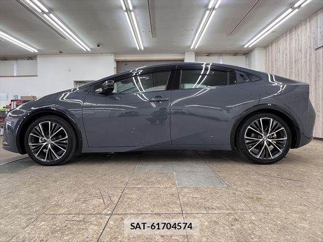 Toyota PRIUS 2023-10 7223824-19