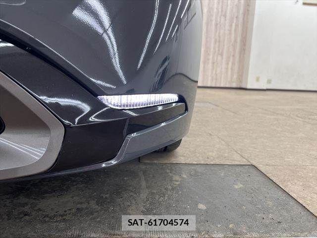 Toyota PRIUS 2023-10 7223824-21