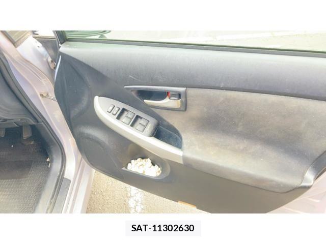 Toyota PRIUS 2012-06 7223646-10