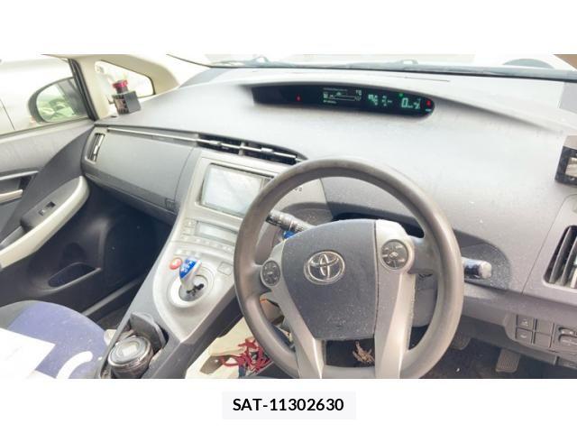 Toyota PRIUS 2012-06 7223646-12
