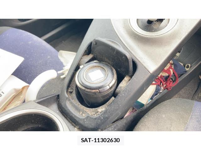 Toyota PRIUS 2012-06 7223646-17