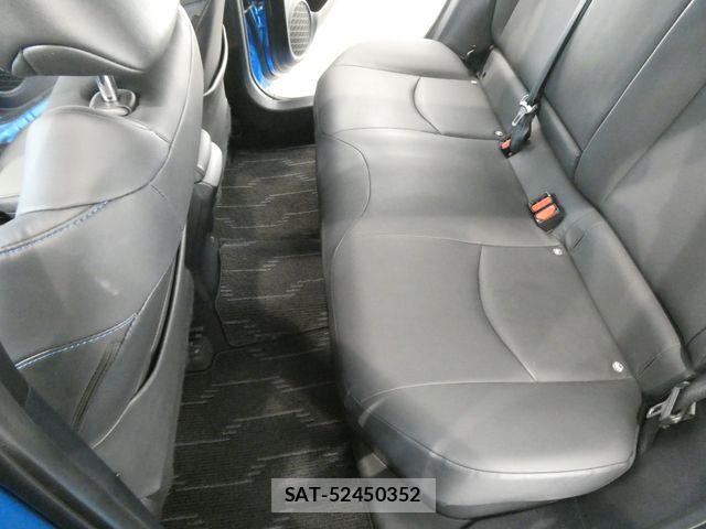 Toyota PRIUS 2019-09 7223777-13
