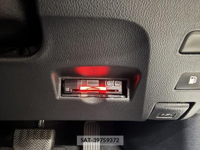 Toyota PRIUS 2020-12 7216584-12