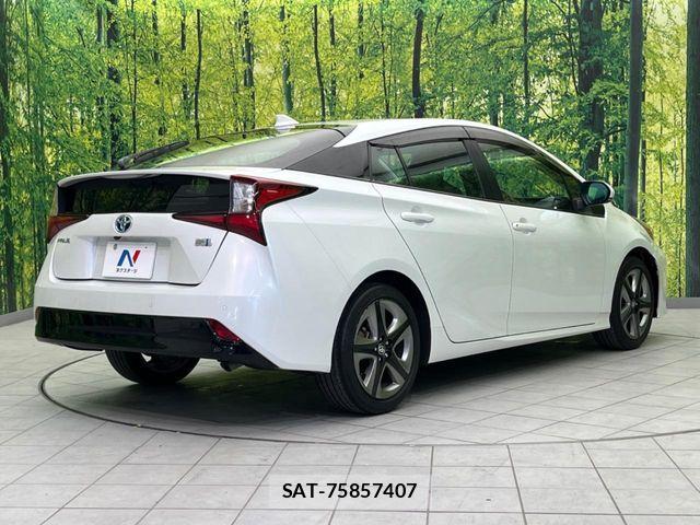 Toyota PRIUS 2022-05 7217364-16