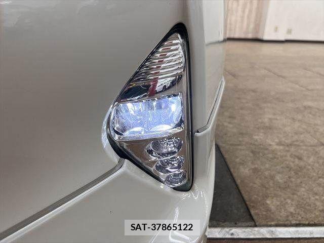 Toyota PRIUS 2017-09 7223732-11
