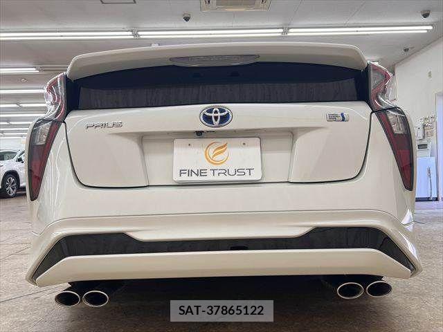Toyota PRIUS 2017-09 7223732-16