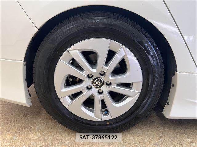 Toyota PRIUS 2017-09 7223732-26