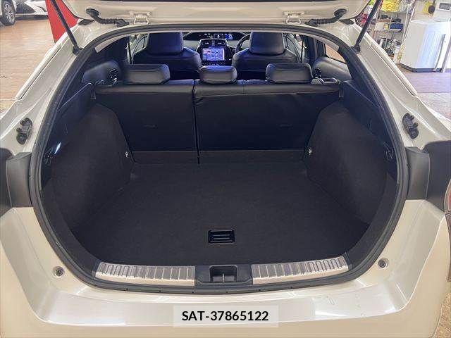 Toyota PRIUS 2017-09 7223732-8