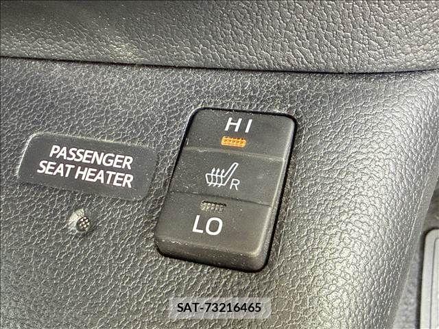 Toyota PRIUS 2018-02 7223743-26