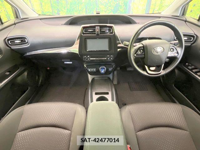 Toyota PRIUS 2019-04 7223767-1