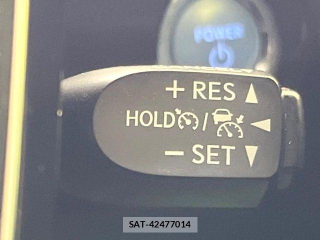 Toyota PRIUS 2019-04 7223767-5