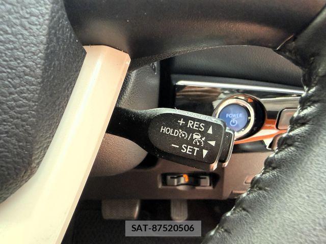 Toyota PRIUS 2017-10 7223737-14